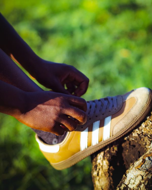 Suede sneaker
